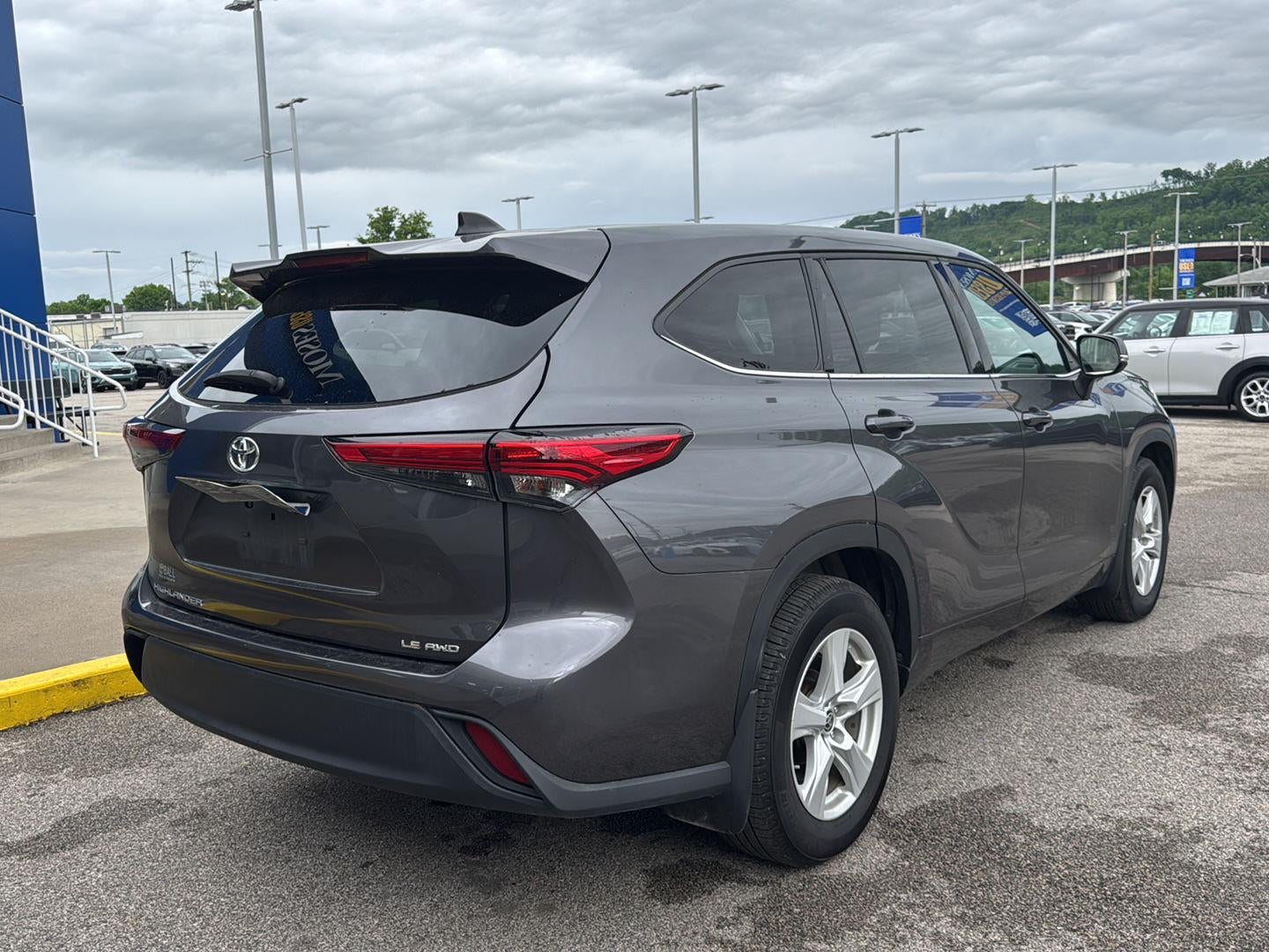 2022 Toyota Highlander LE