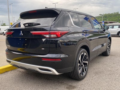 2024 Mitsubishi Outlander SE