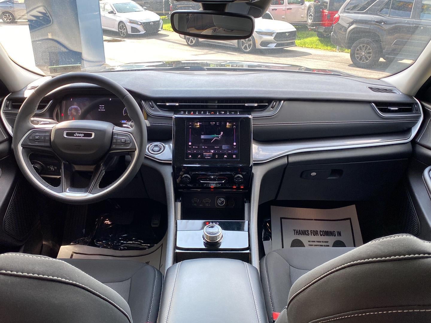 2023 Jeep Grand Cherokee Laredo