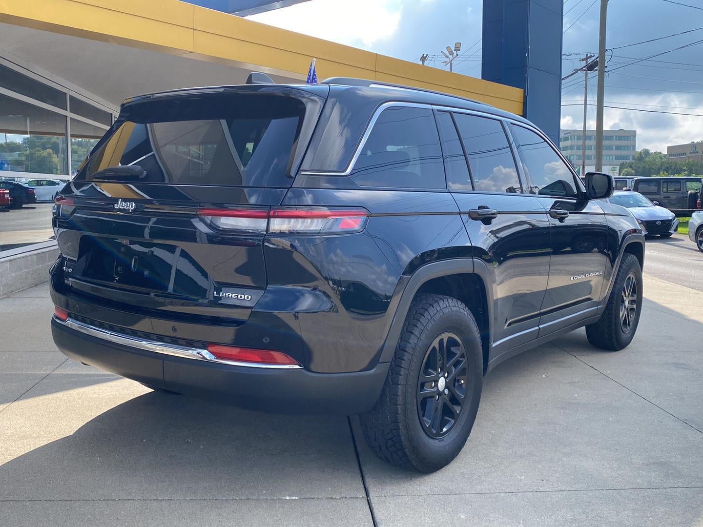 2023 Jeep Grand Cherokee Laredo