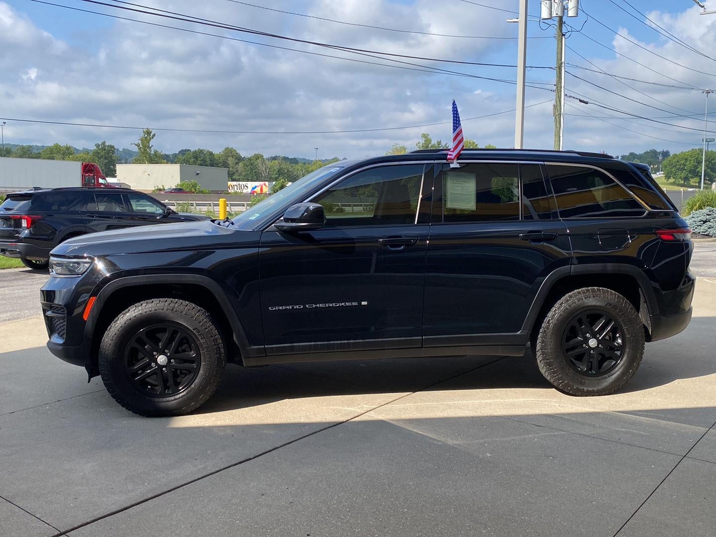 2023 Jeep Grand Cherokee Laredo