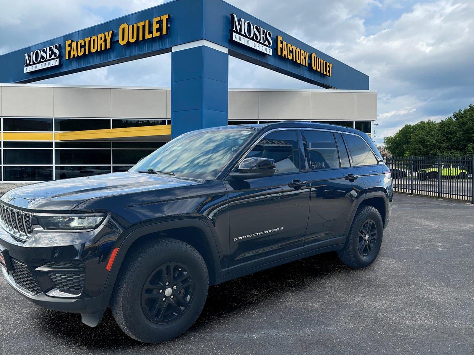 2023 Jeep Grand Cherokee Laredo