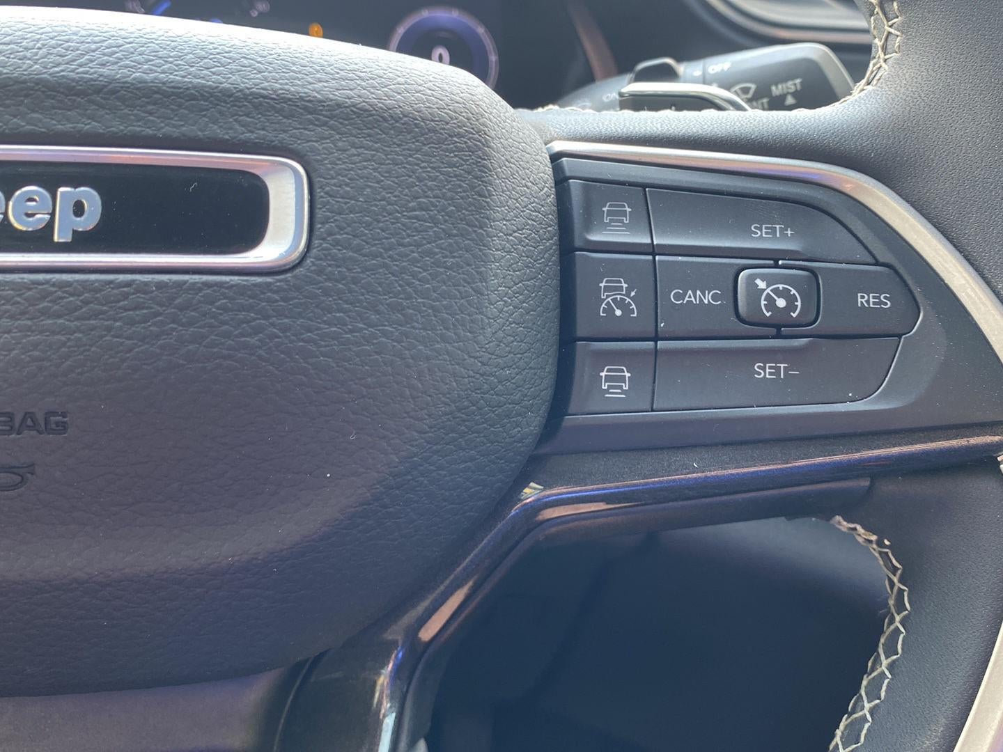 2023 Jeep Grand Cherokee Laredo