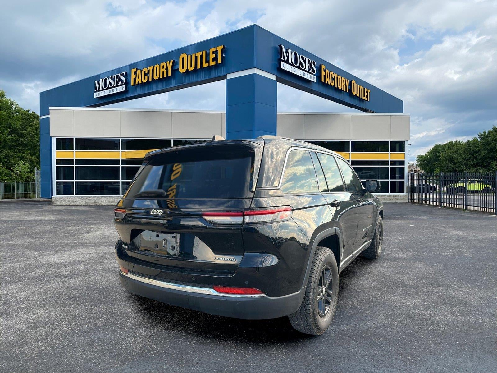 2023 Jeep Grand Cherokee Laredo