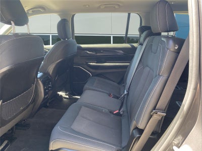 2022 Jeep Grand Cherokee L Laredo