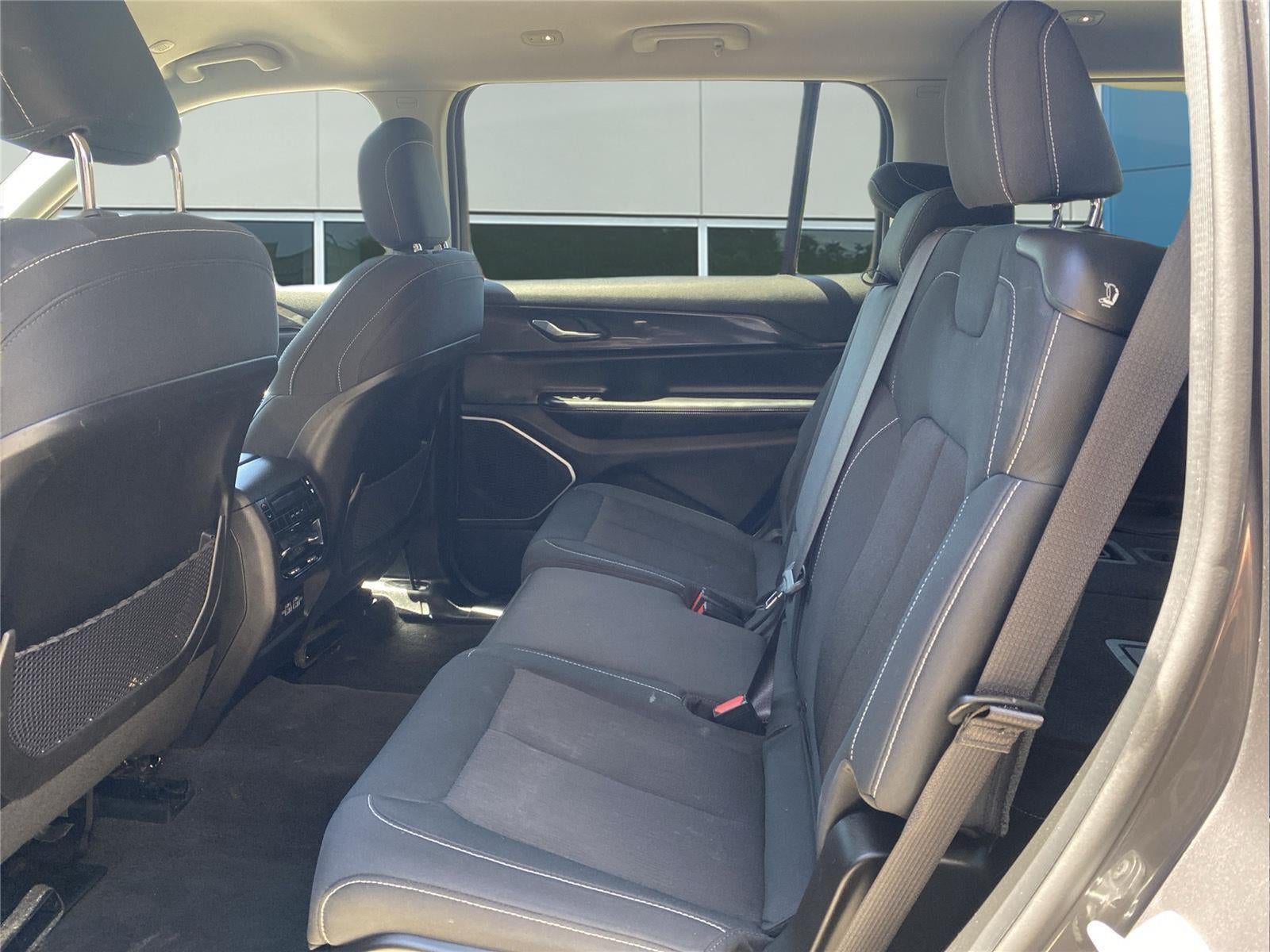 2022 Jeep Grand Cherokee L Laredo