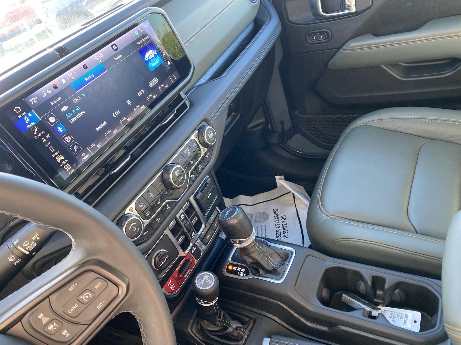 2025 Jeep Gladiator Mojave X