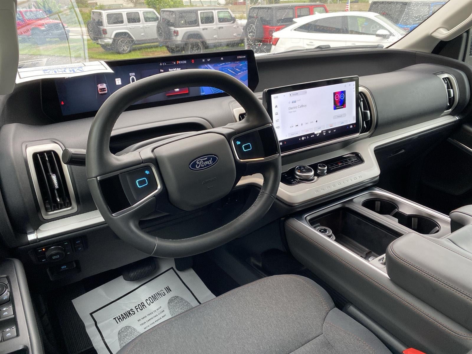 2025 Ford Expedition Max Active