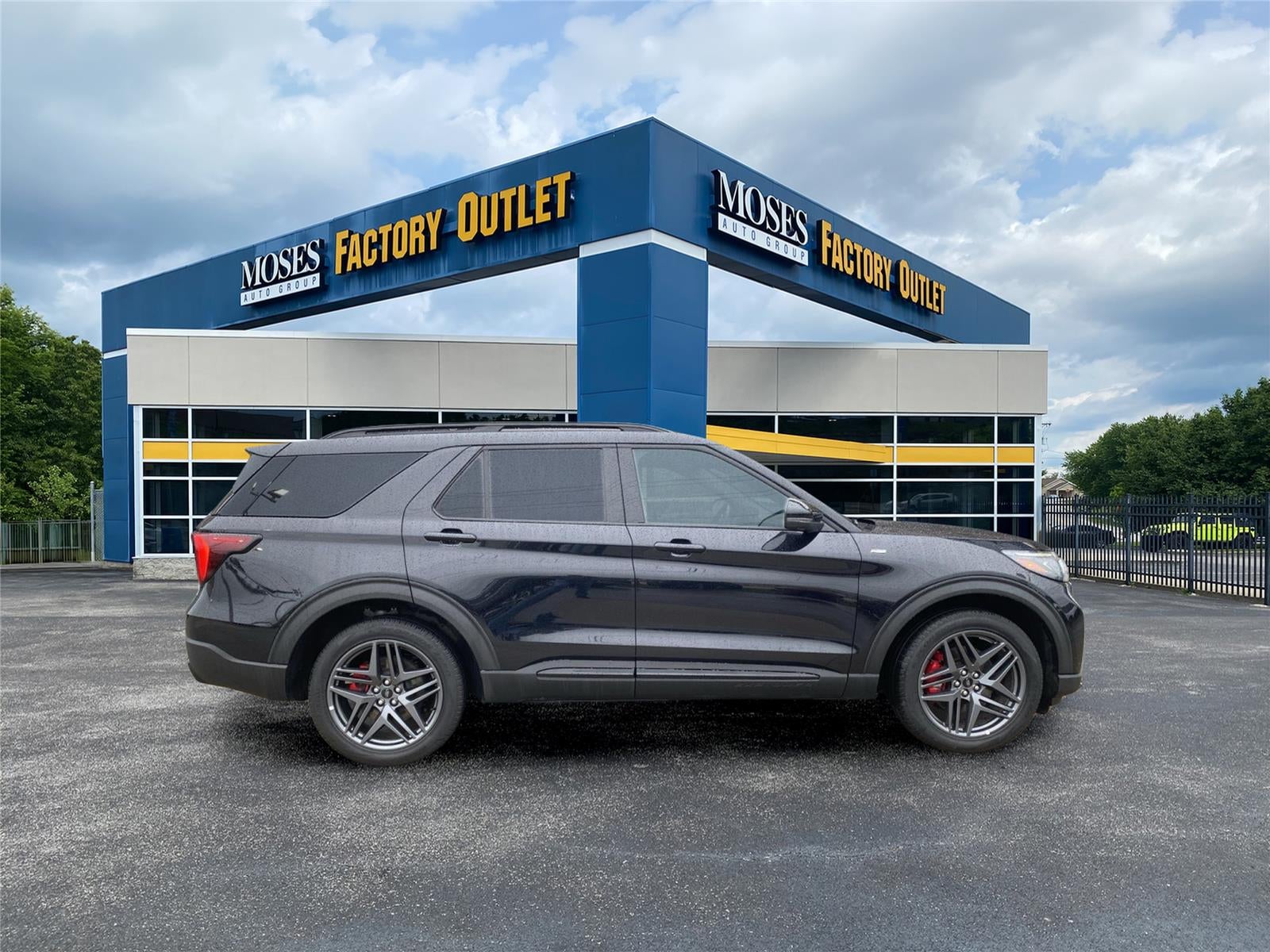 2025 Ford Explorer ST-Line