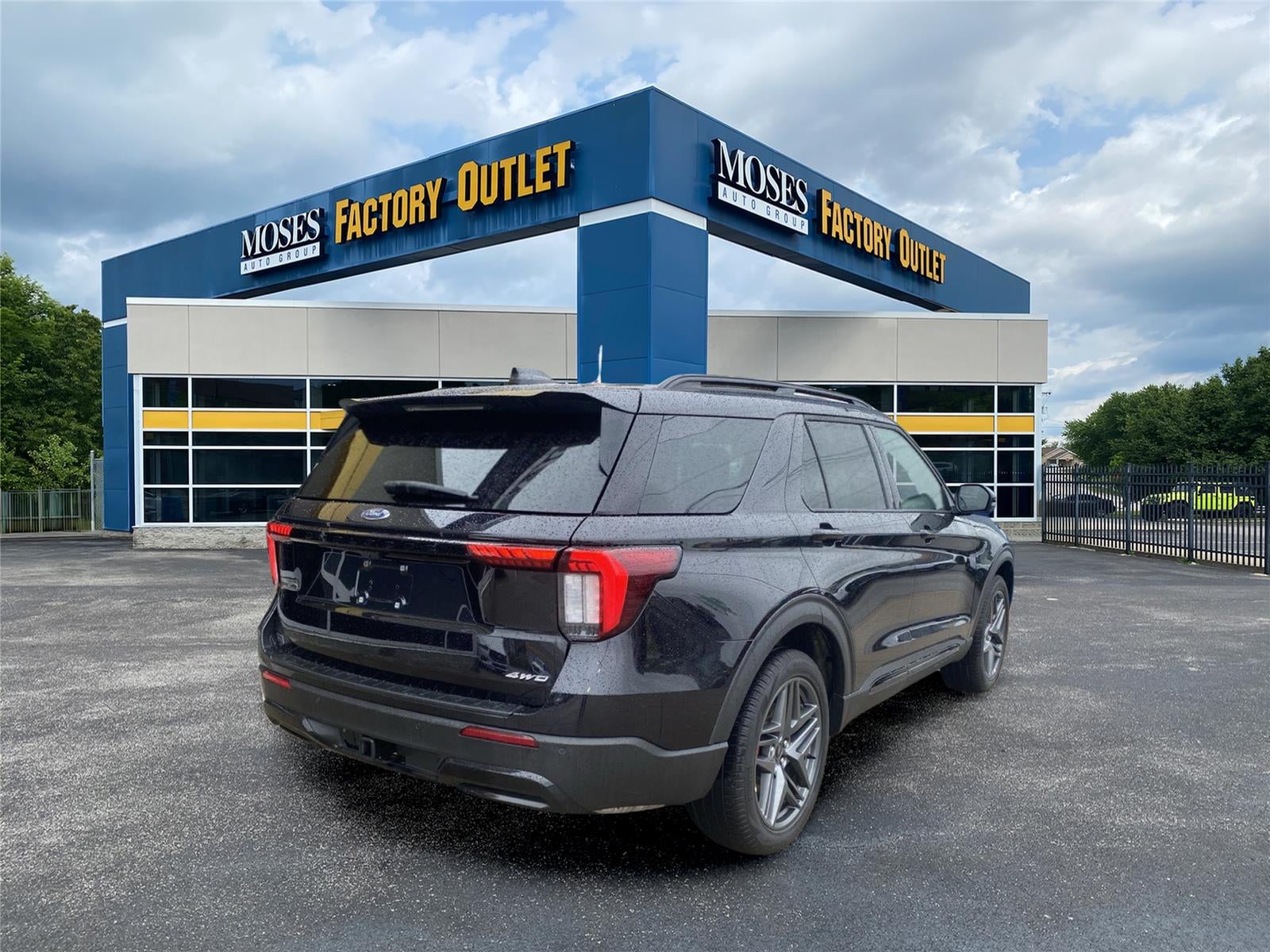 2025 Ford Explorer ST-Line