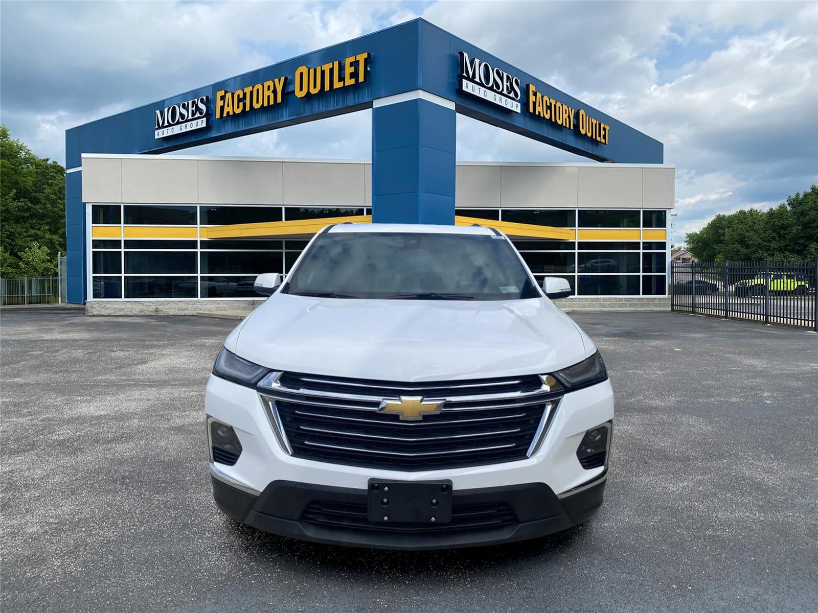 2023 Chevrolet Traverse LT Cloth