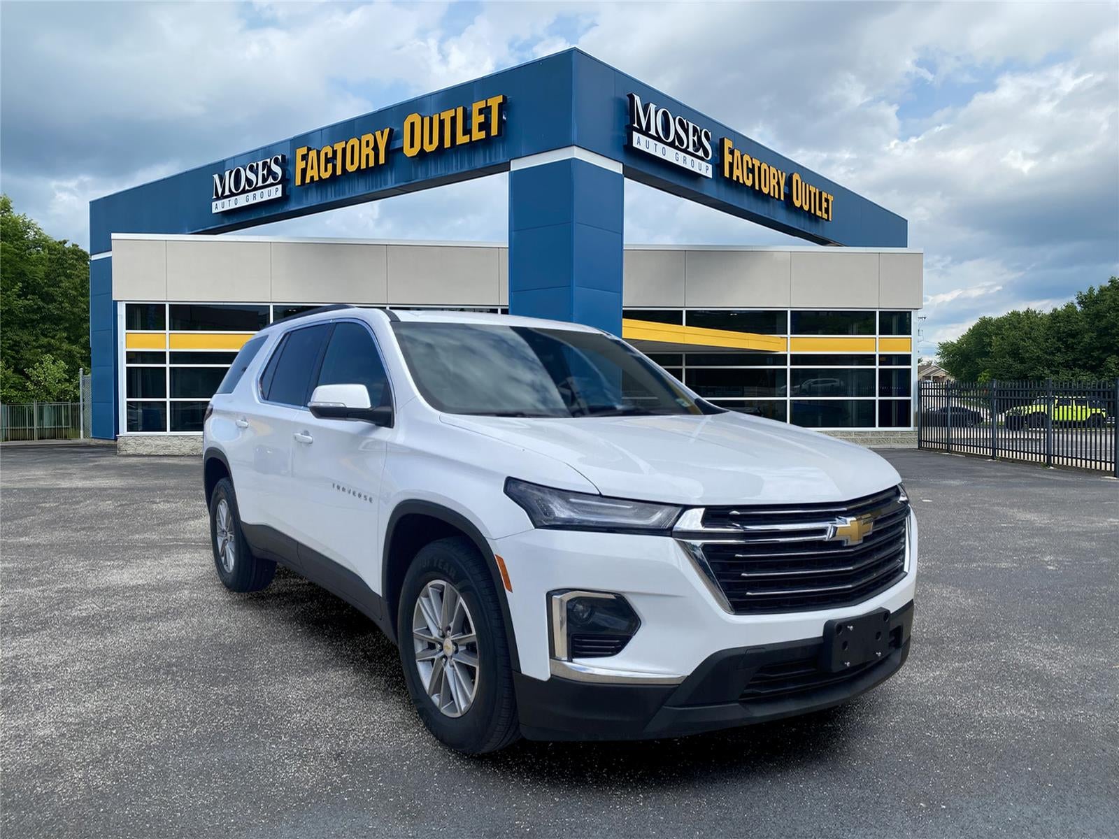 2023 Chevrolet Traverse LT Cloth