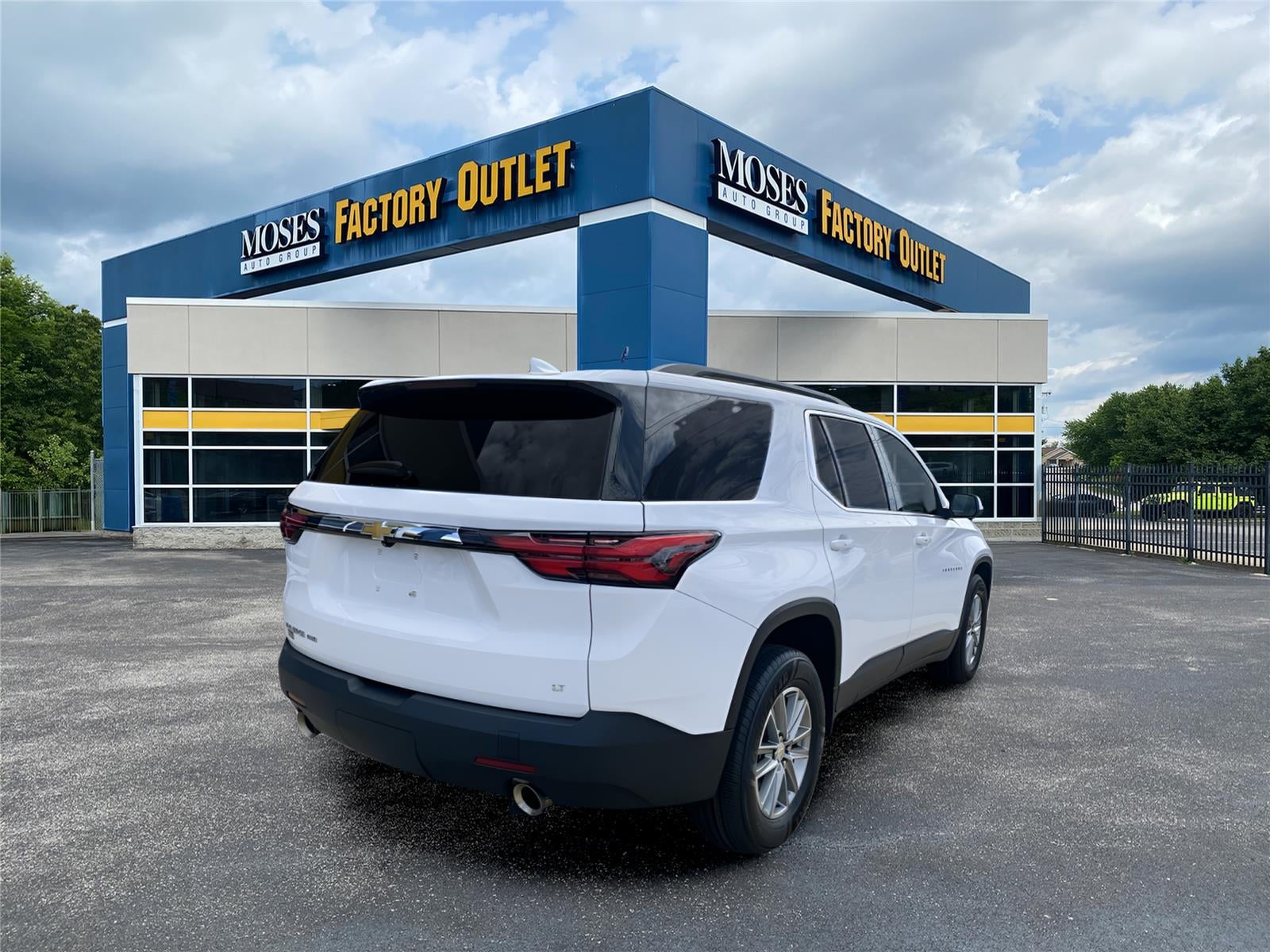 2023 Chevrolet Traverse LT Cloth