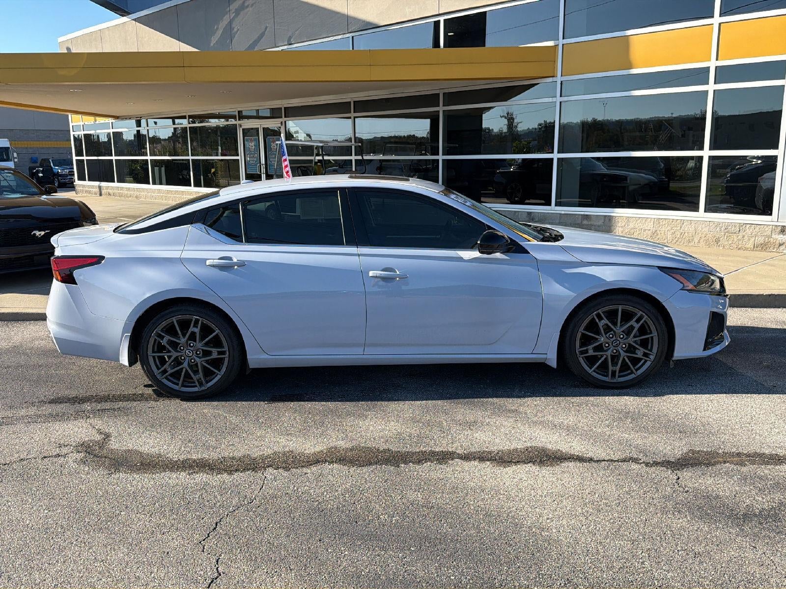 2023 Nissan Altima SR