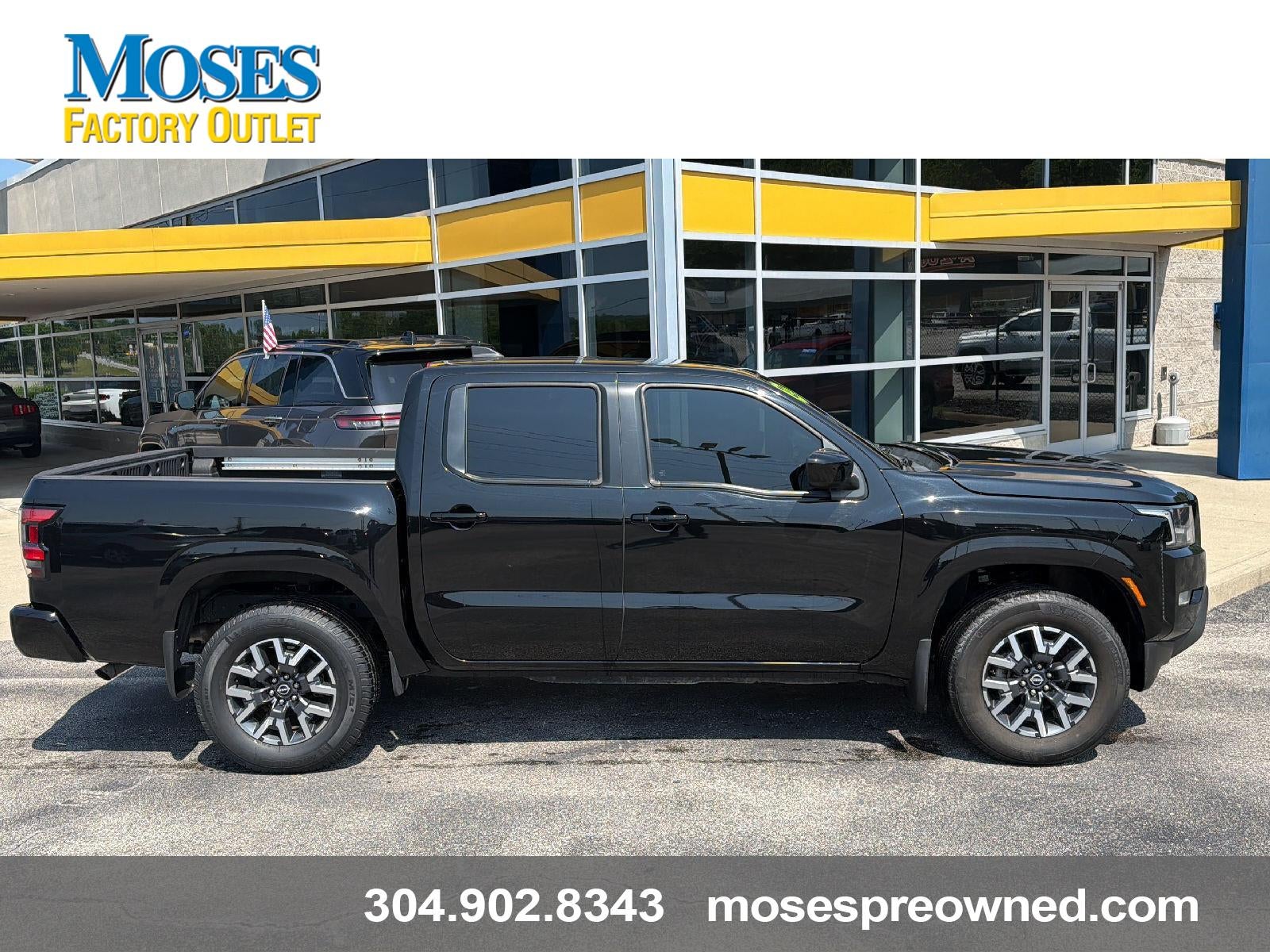 2023 Nissan Frontier SV Crew Cab 4X4 SWB's photo