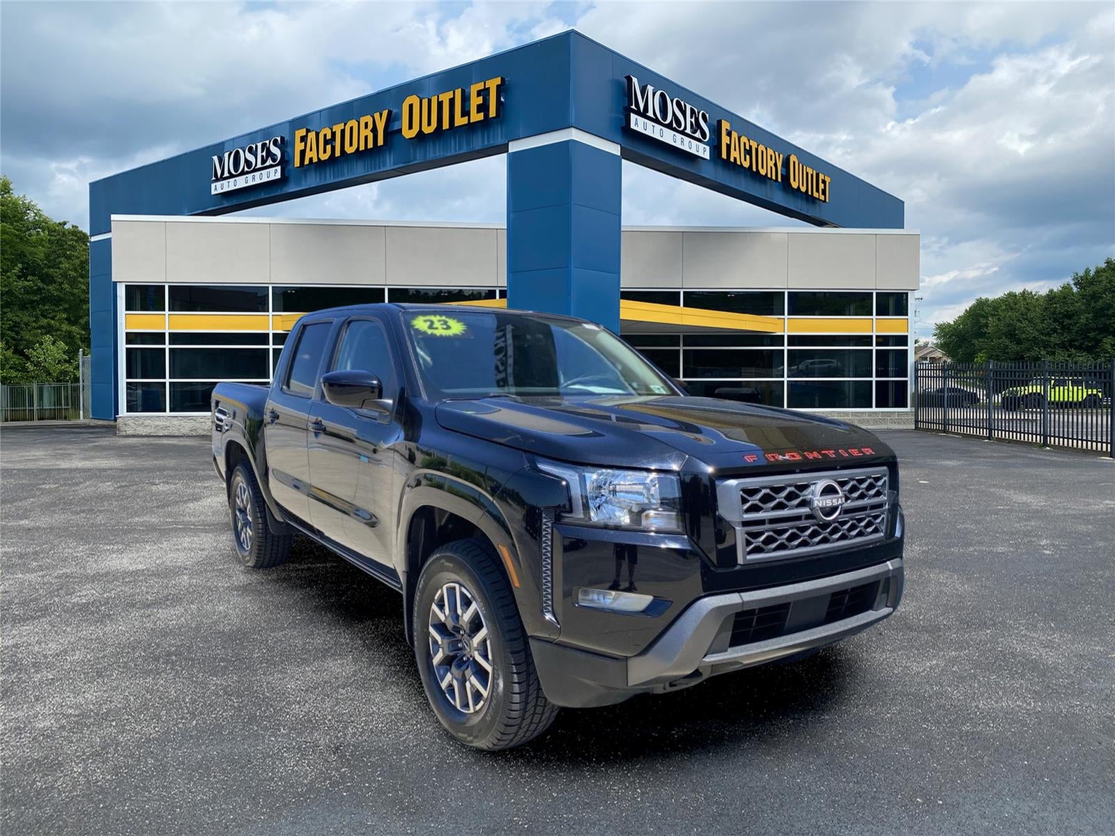 2023 Nissan Frontier SV