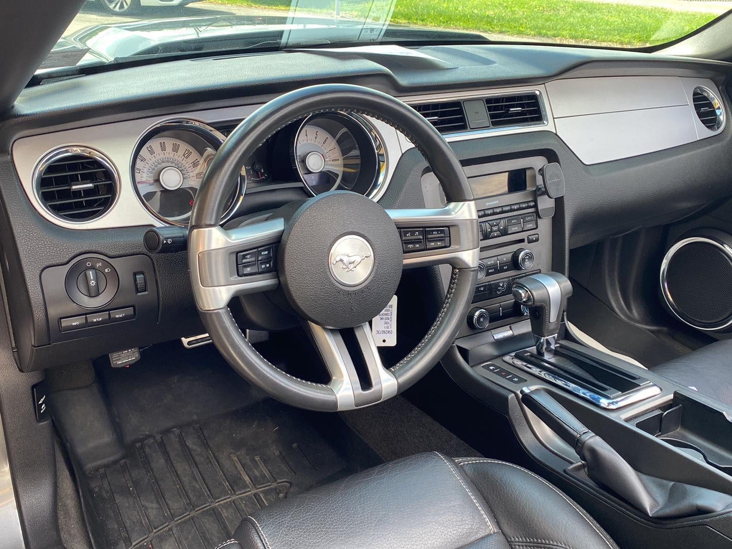 2011 Ford Mustang V6 Premium