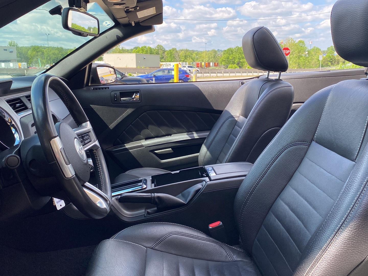 2011 Ford Mustang V6 Premium