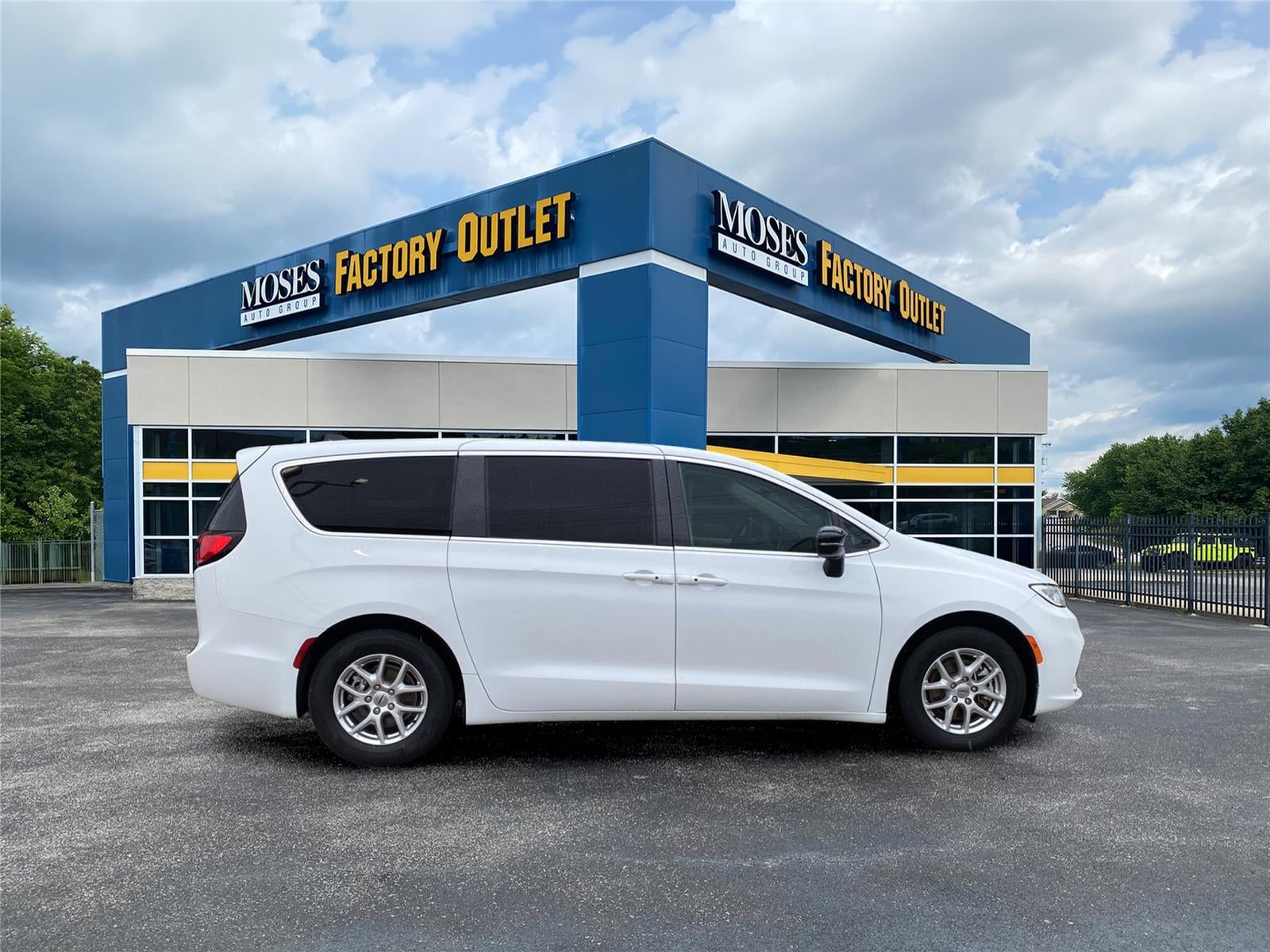 2024 Chrysler Pacifica Touring L