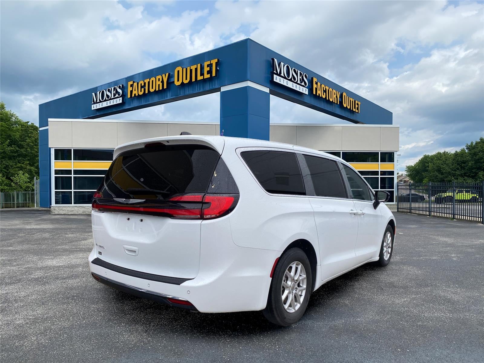 2024 Chrysler Pacifica Touring L