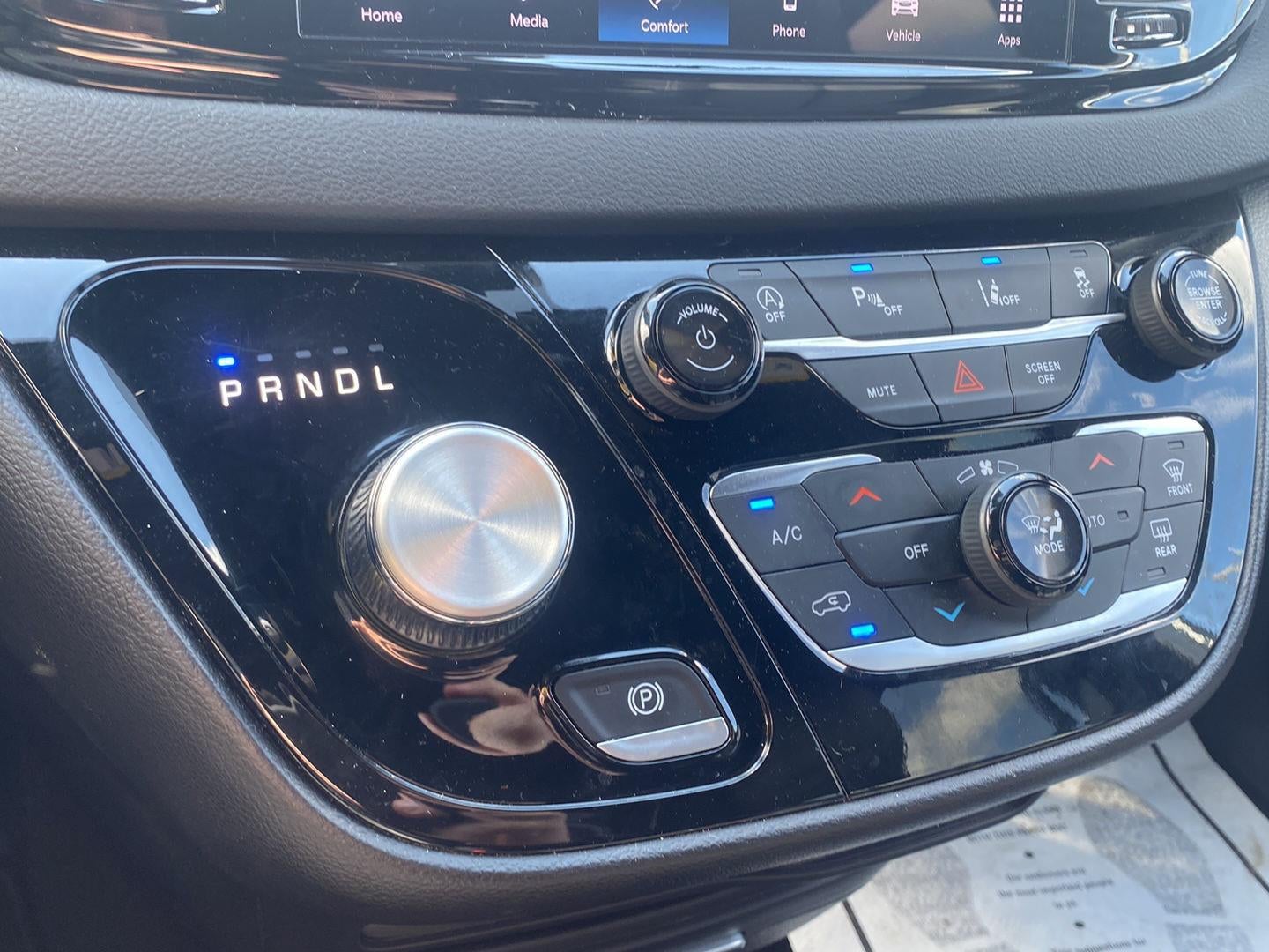 2025 Chrysler Pacifica Select