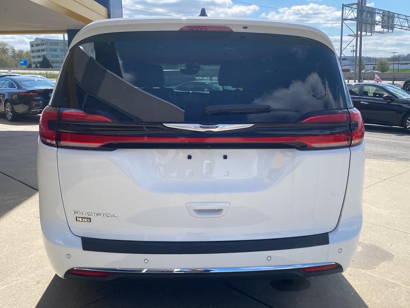2025 Chrysler Pacifica Select