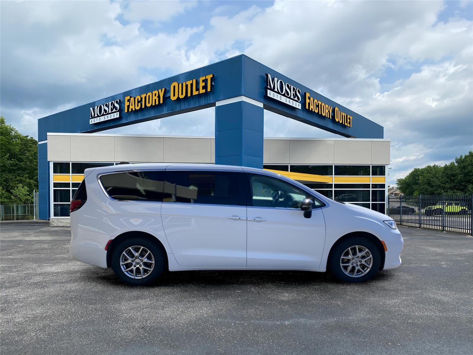 2024 Chrysler Pacifica Touring L