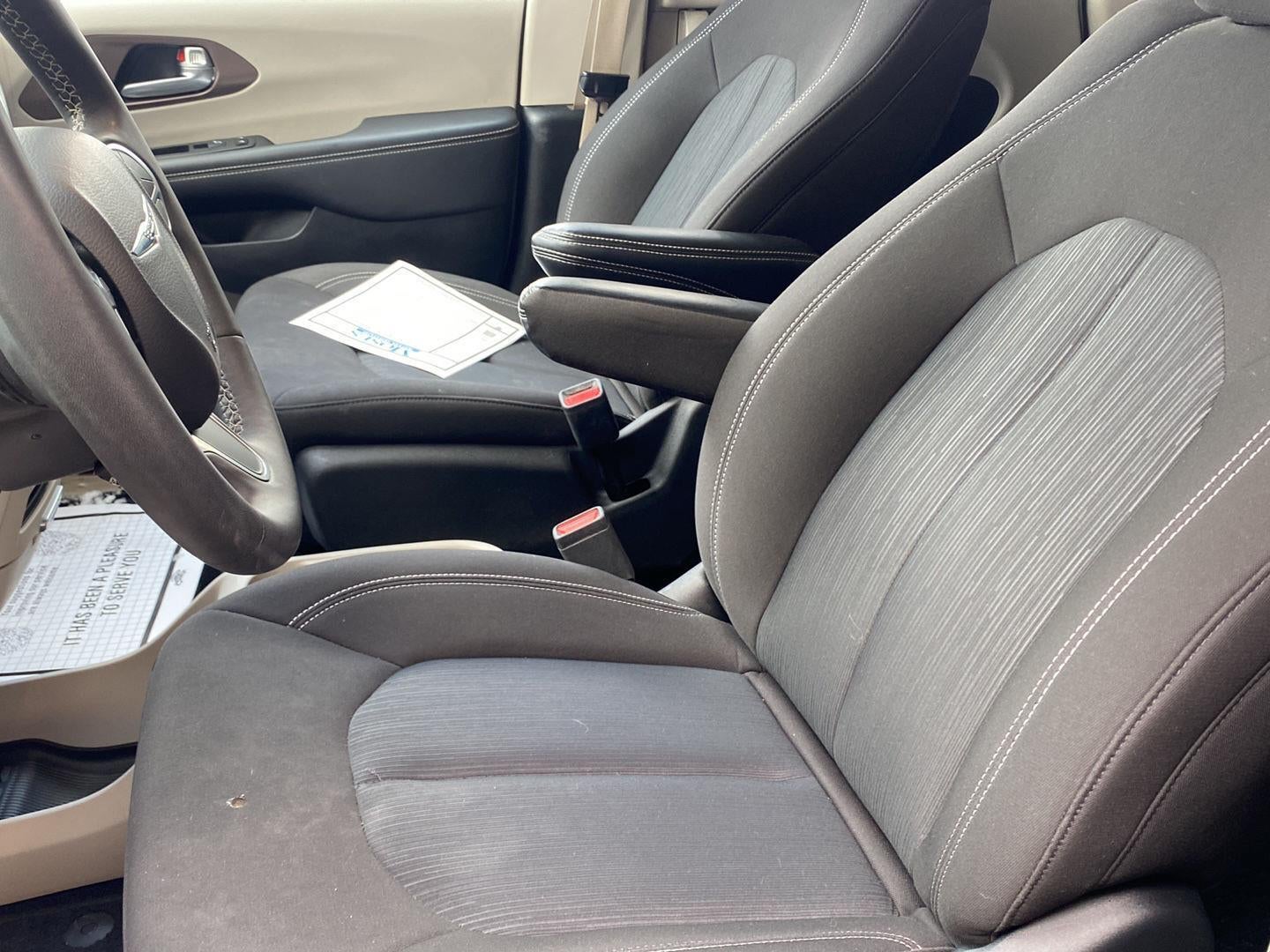 2024 Chrysler Voyager LX