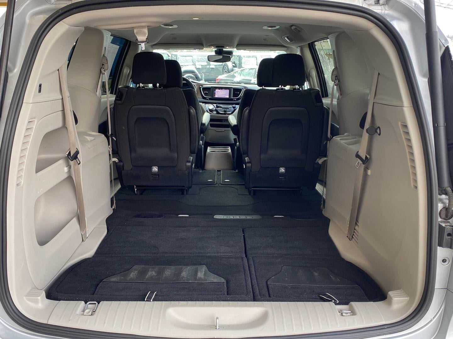 2024 Chrysler Voyager LX