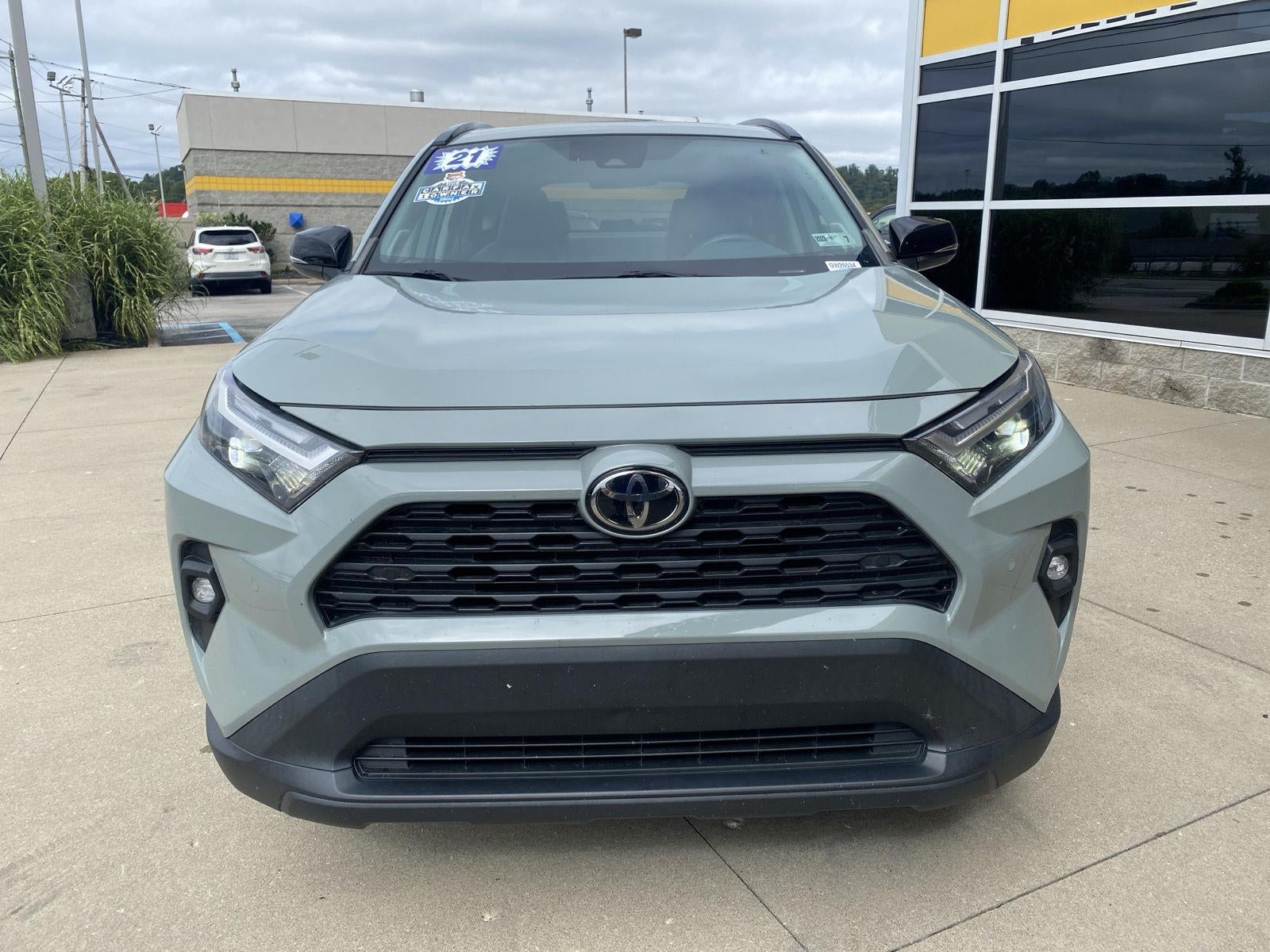 2023 Toyota Rav4 XLE Premium