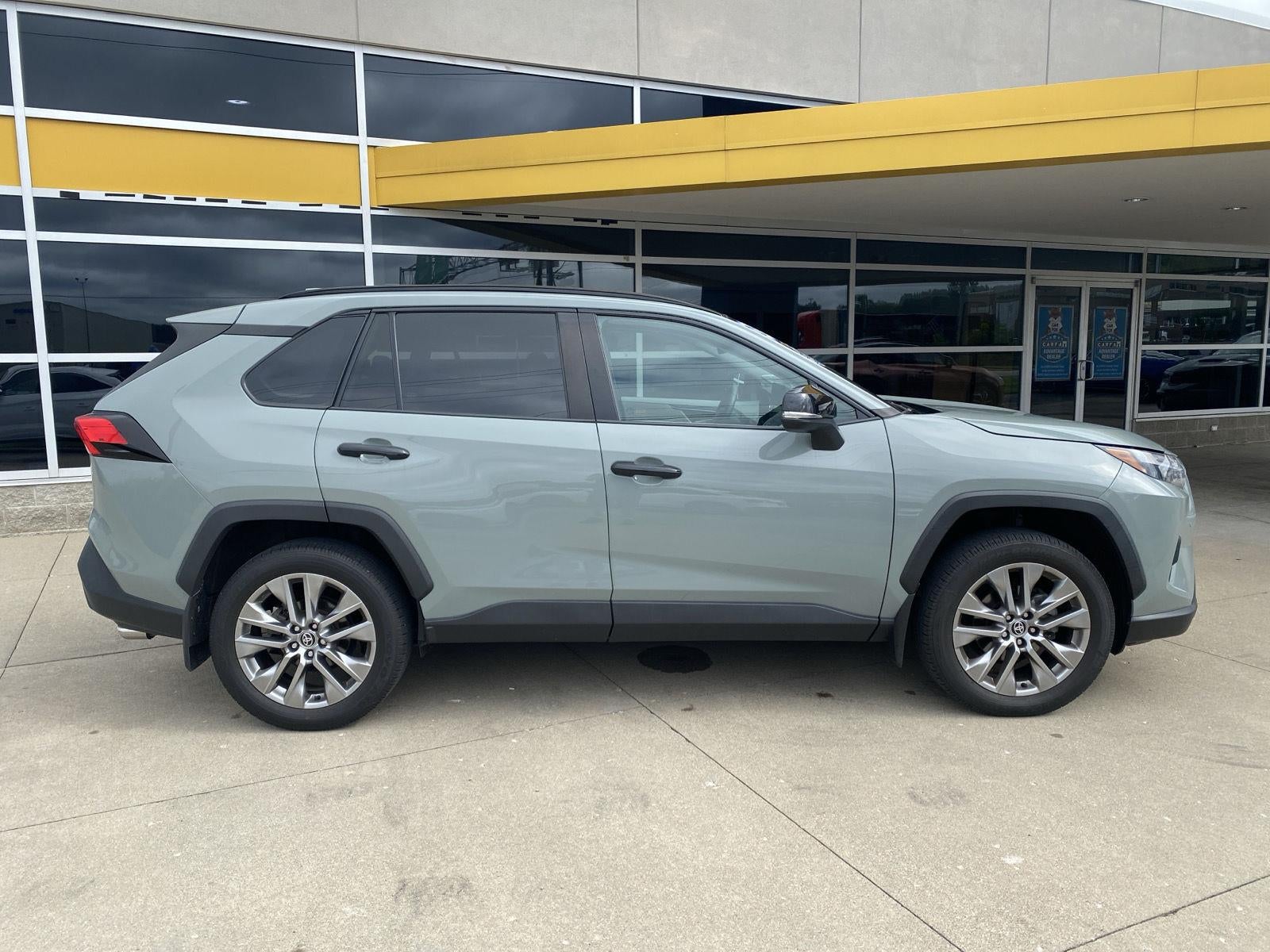 2023 Toyota Rav4 XLE Premium
