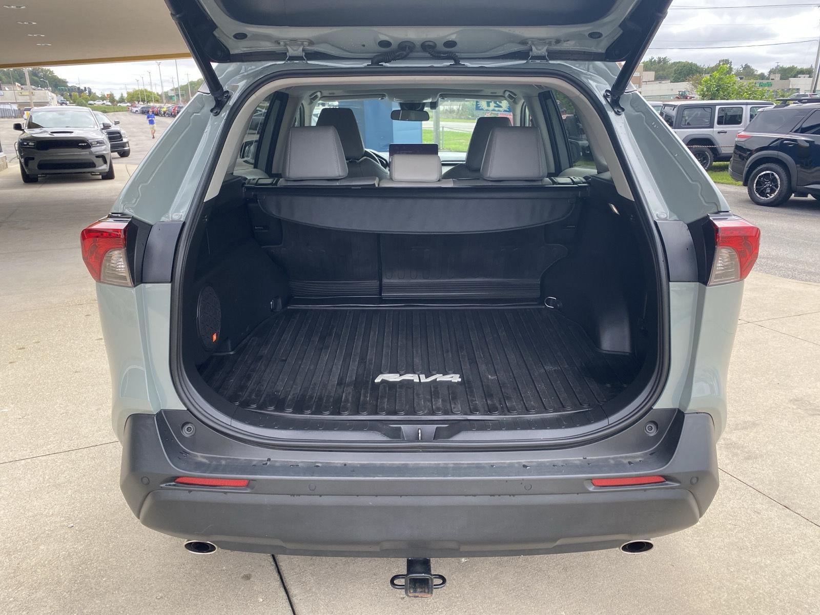 2023 Toyota Rav4 XLE Premium