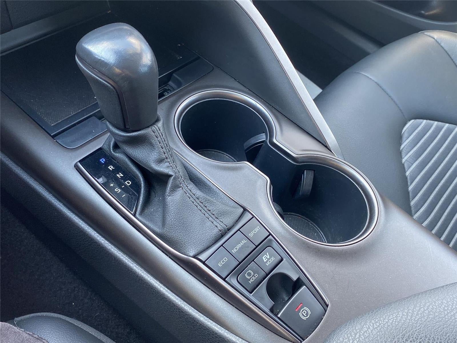 2023 Toyota Camry Hybrid SE