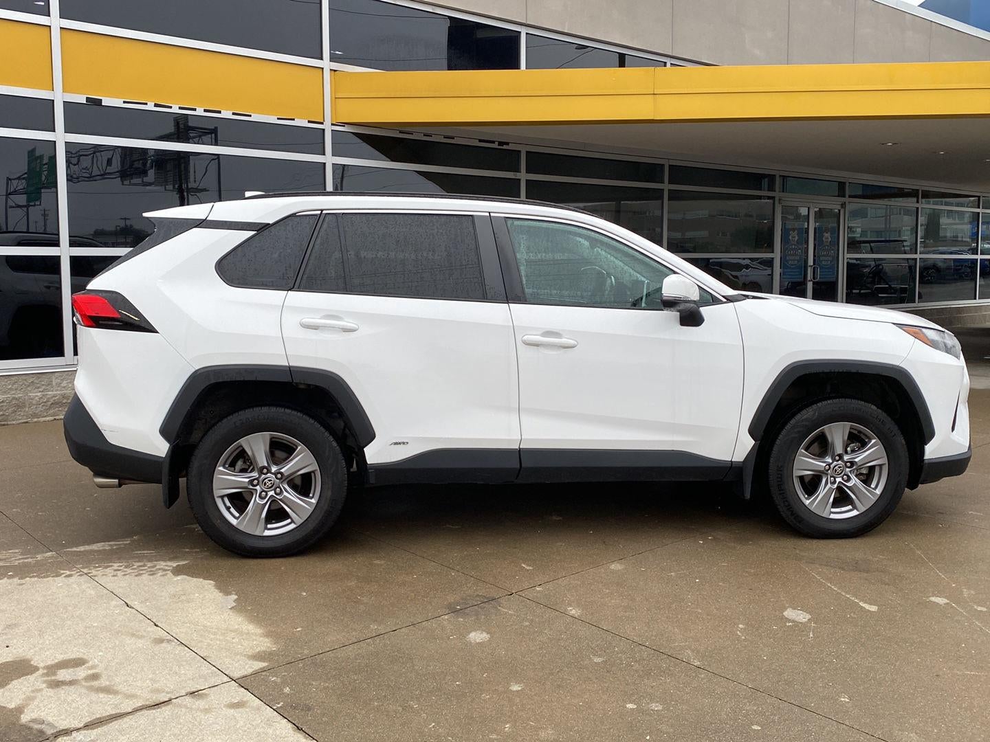 2023 Toyota RAV4 Hybrid XLE