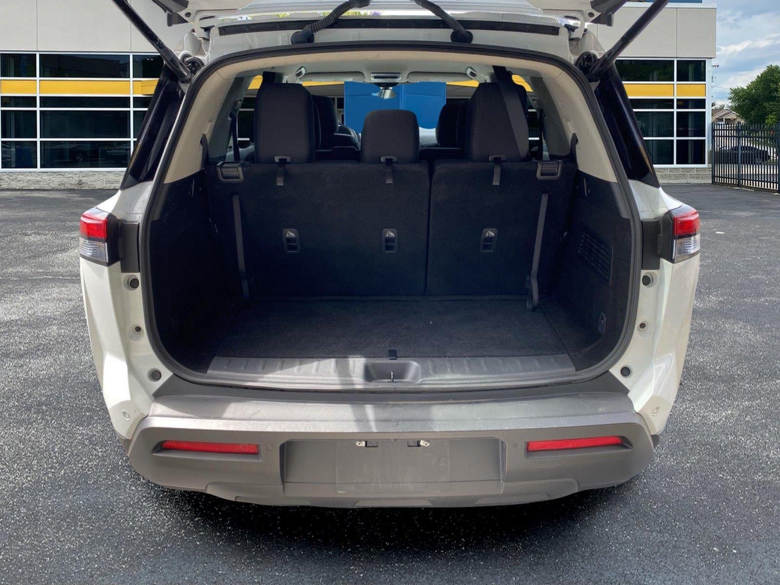 2025 Nissan PATHFINDER SV 4WD