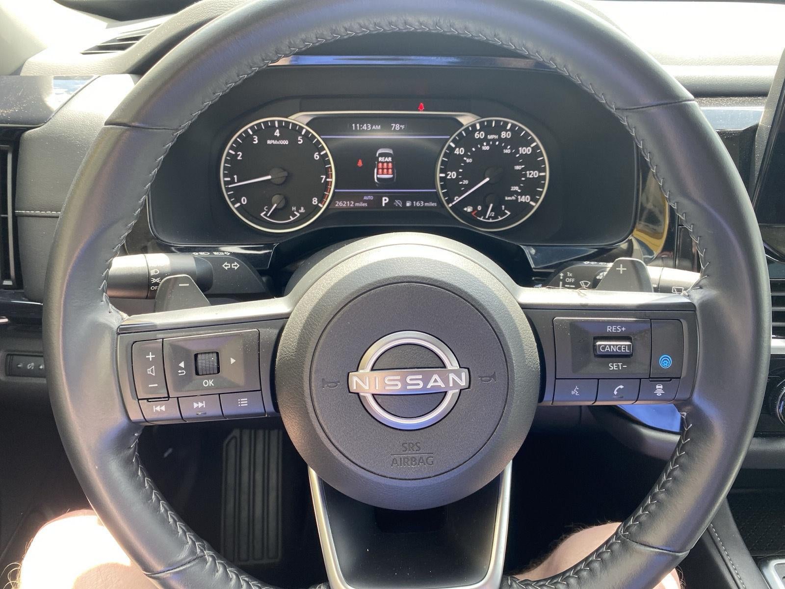 2025 Nissan Pathfinder SV