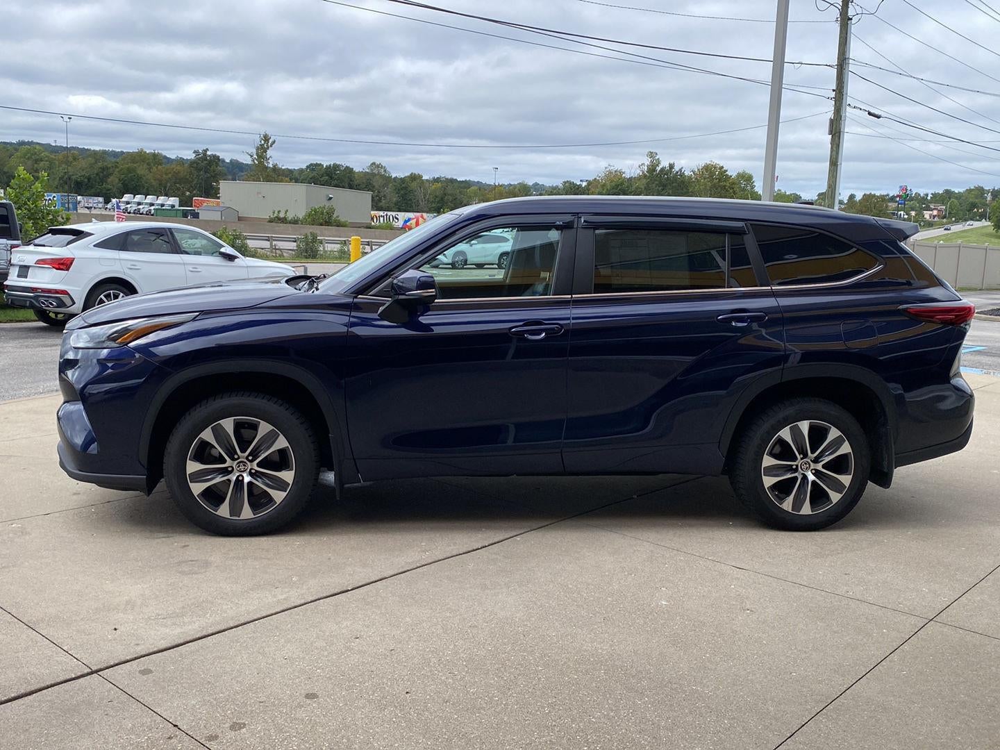 2023 Toyota Highlander XLE