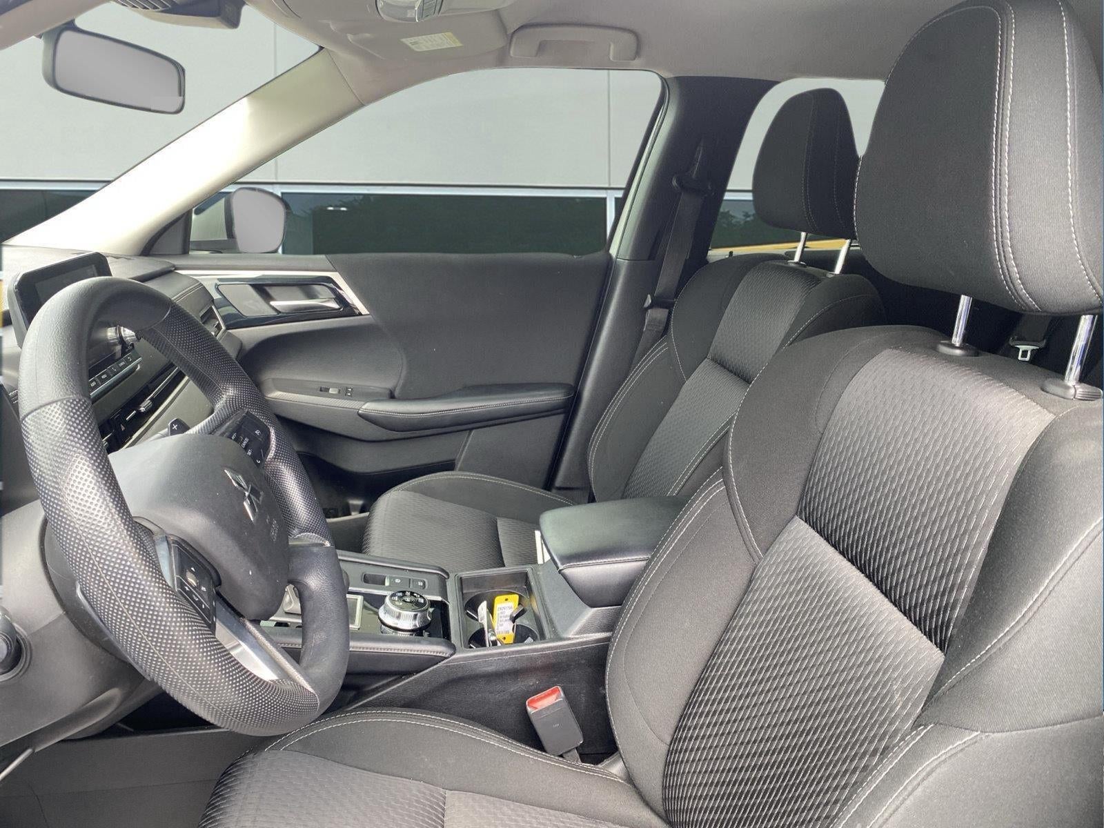 2022 Mitsubishi Outlander ES