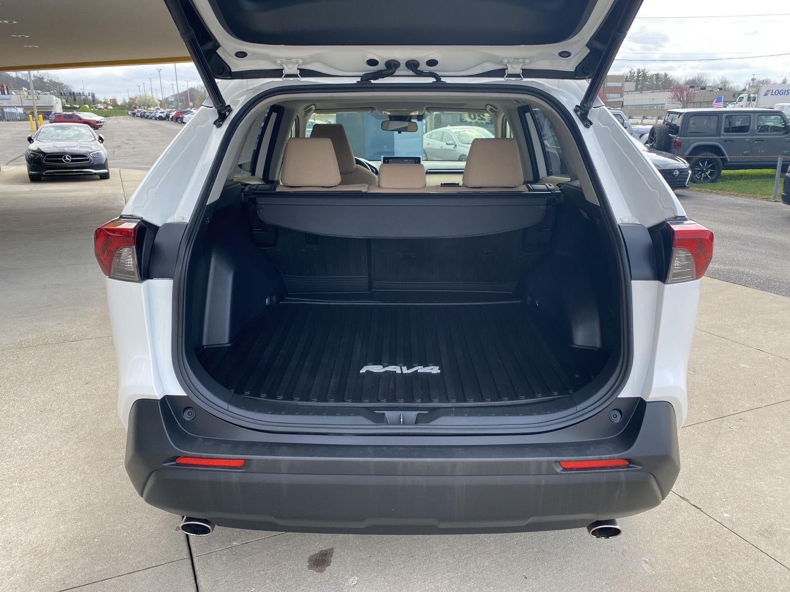 2020 Toyota RAV4 XLE